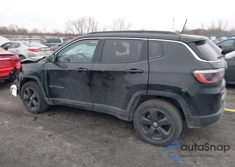 2021 Jeep Compass Latitude 4X4 z USA, uszkodzony, nr VIN 3C4NJDBB1MT562149
